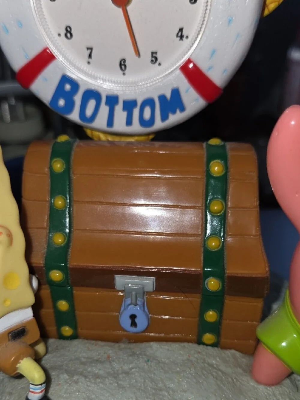 Used SpongeBob SquarePants Yellow & Pink Bikini Bottom Clock Display Figurine